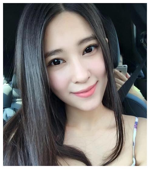 29岁钟鹿纯恋情成谜,甩王思聪,刘晓宇后,有灵魂男生是她最爱?