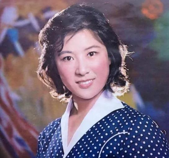 演艺圈"关系户",母亲是王馥荔,他被杨幂力捧为啥却不红?