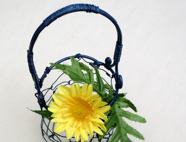 铁丝做时尚工业风小花篮的做法图解教程