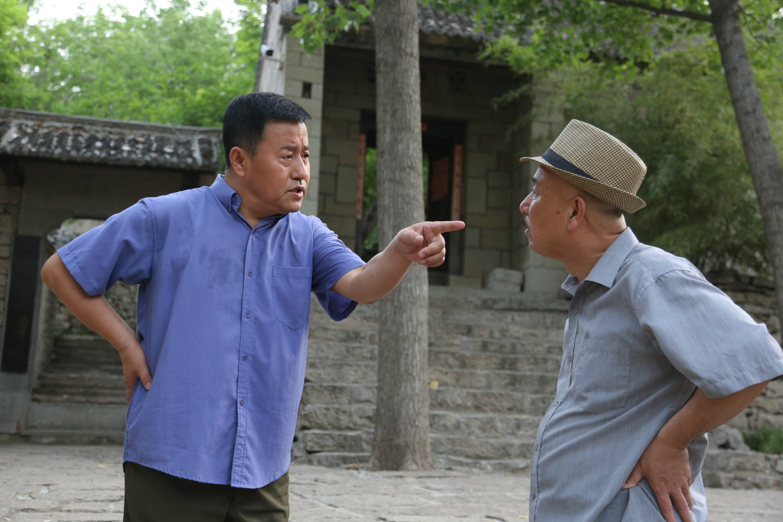 赵本山后继有人,王长贵《石头村变形记》再演村长,爆笑且真实