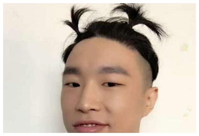在德云社被"嘲丑"的烧饼晒老婆近照,看清正脸时,羡慕了!