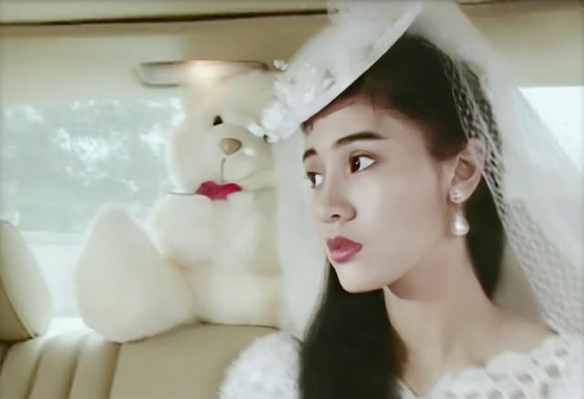 李嘉欣25年前穿婚纱的照片曝光网友只有她才配称绝世美人