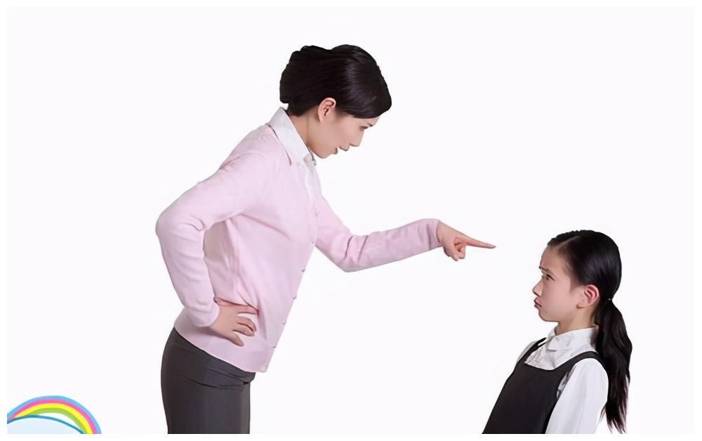 当发现孩子身上有缺点,二话不说就是一顿训斥,然后揪着孩子这一个错误