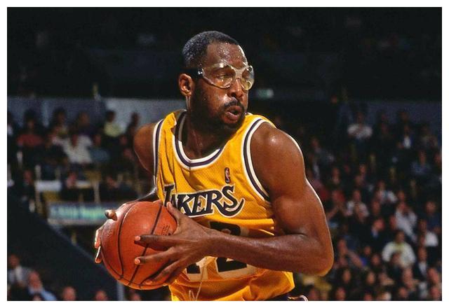 乔丹心中nba最强五人组,詹科均落选,球迷:总冠军可以直接颁|乔丹|沃西