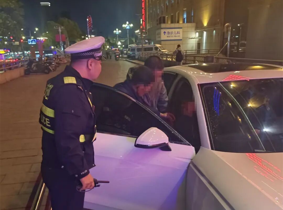长春交警：“点滴”守护皆为民，路上“暖意”紧随行丨暖心警事