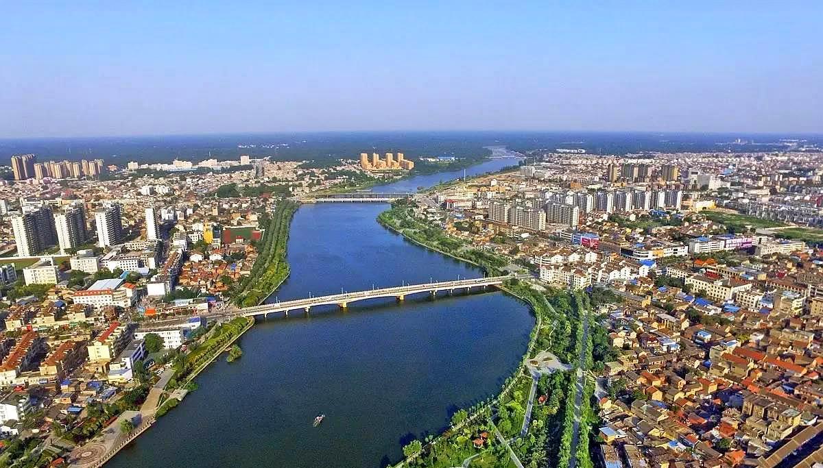 亳州,位于皖西北,总面积8374平方公里,下辖1区3县:谯城区,蒙城县,利辛