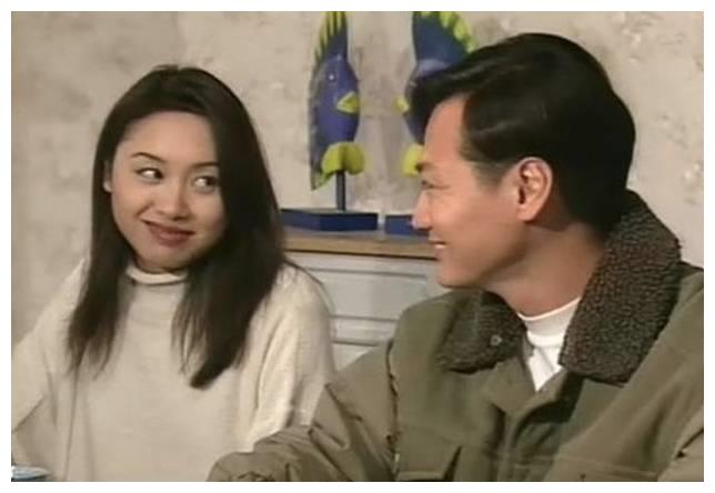 2002至2004年她分别凭借电视剧《法网伊人》,《俗世情真》和《青出