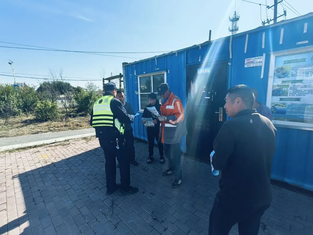 秋收“警”色浓，护航好“丰”光——长春交警把平安送到田间地头