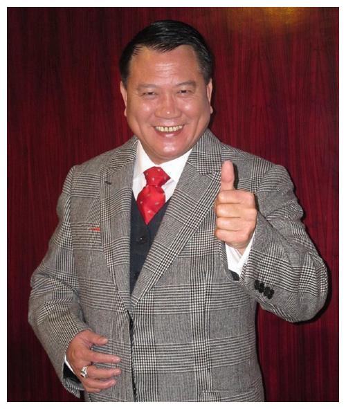 万梓良悲惨的一生:被父母抛弃,给前妻养娃,如今患病苍老认不出