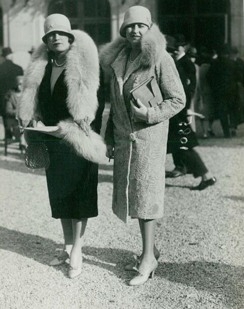 1920年欧洲女性服装图片
