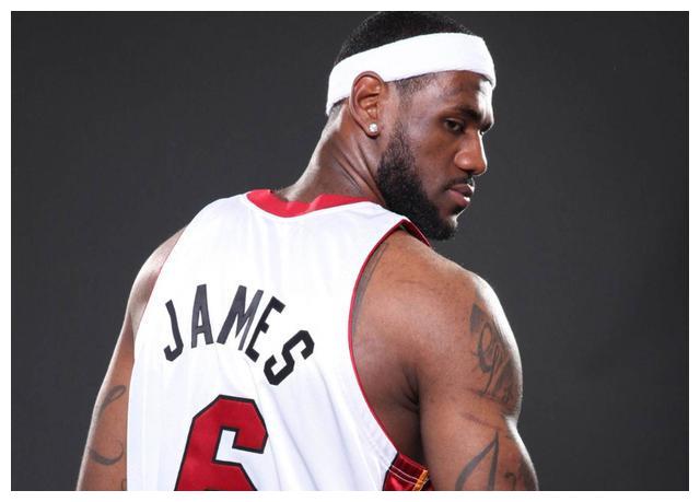 热火三巨头两连冠,若詹姆斯换成科比能三连冠吗?皮蓬给出答案