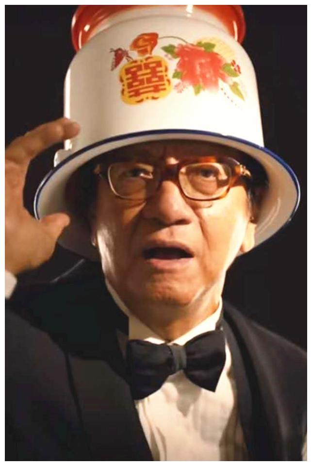 68岁四目道长陈友近况皮肤松弛显老为拍段子头顶痰盂出镜