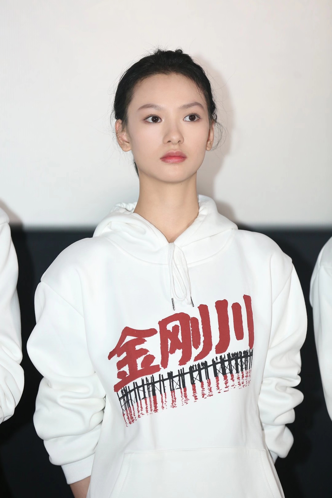 金刚川首映邱天向抗战英雄致敬