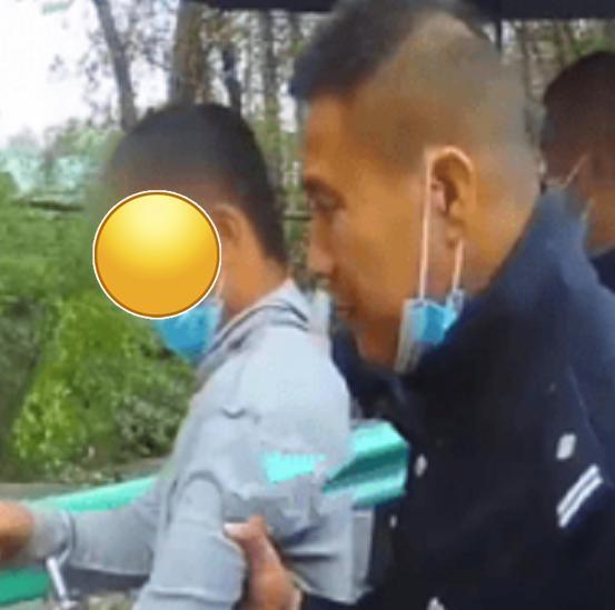 多名黑车司机车站外殴打乘客 湖南郴州警方通报