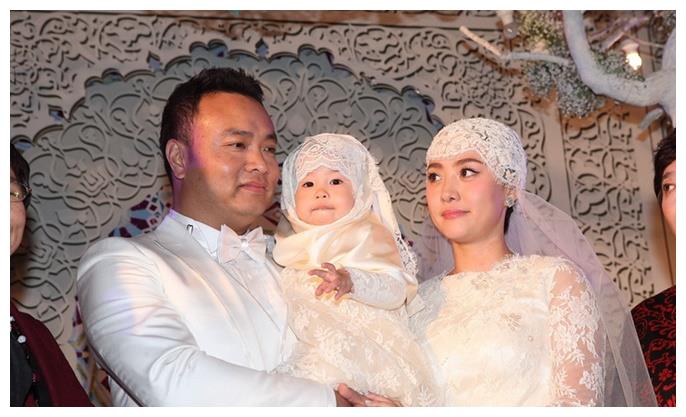 她10岁出道一夜成名,嫁大12岁老公,如今39岁还是少女模样|刘圆圆|沙桐