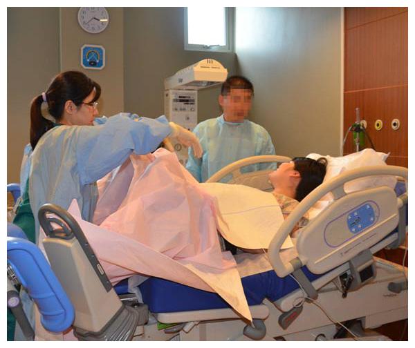 为啥孕妈抵触男医生内检,真遇上却放松了?这些优势看后舍不得换