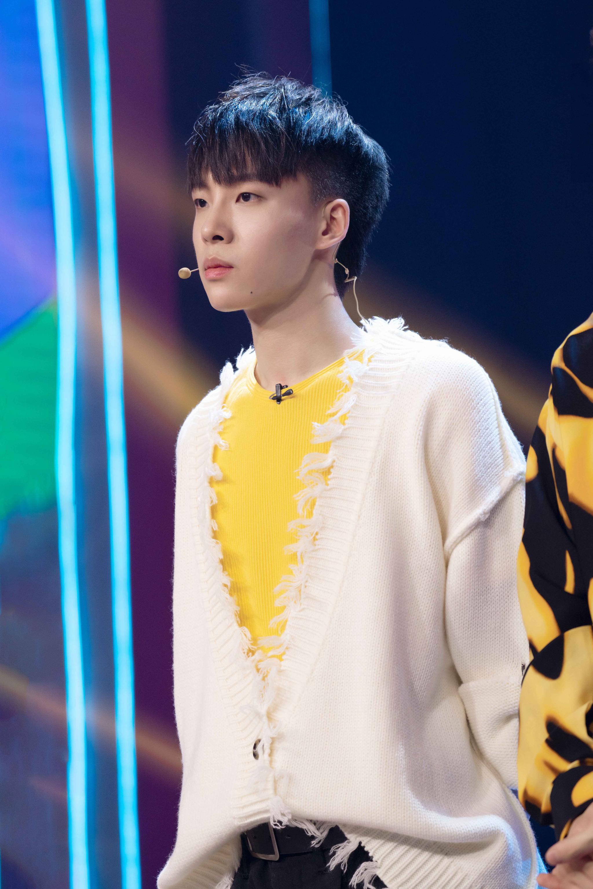 罗景文发布个人原创新歌《事故》 跨界综艺展示多面性