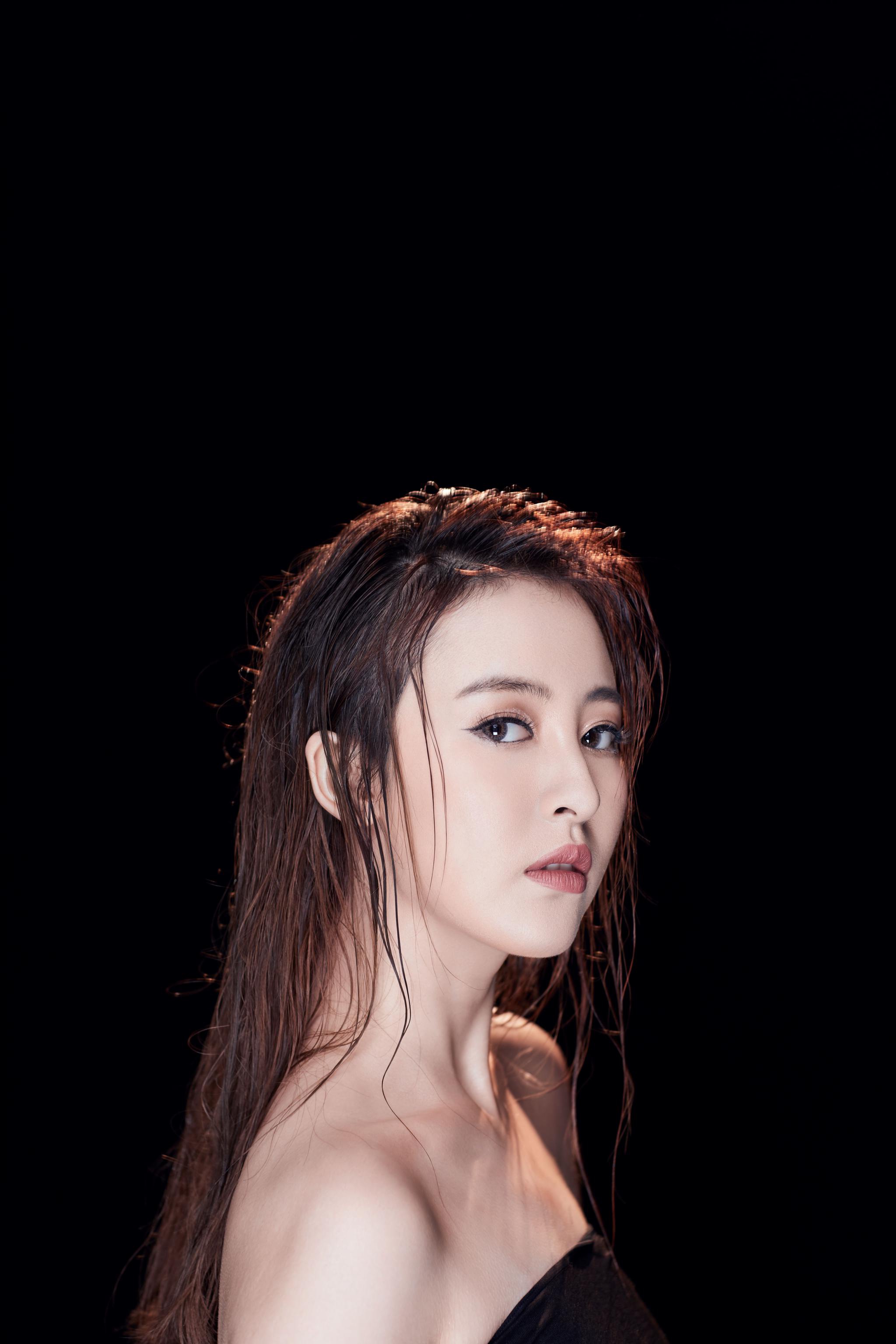 刘雪婧全新创作单曲《慢动作》上线 释放内心真实情绪