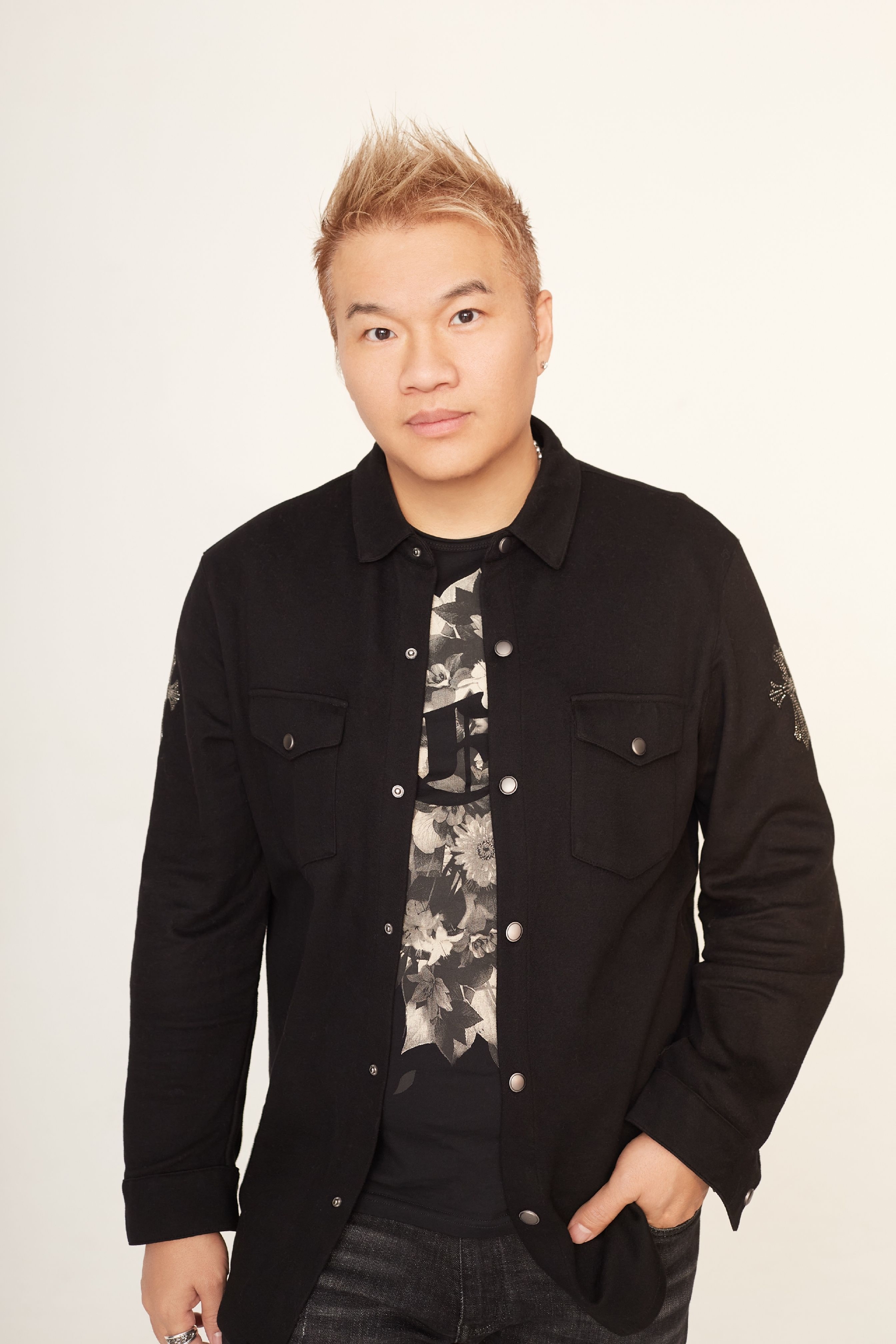 曾明辉造型指导的热播剧《覆流年》开播,人物造型成亮点__财经头条