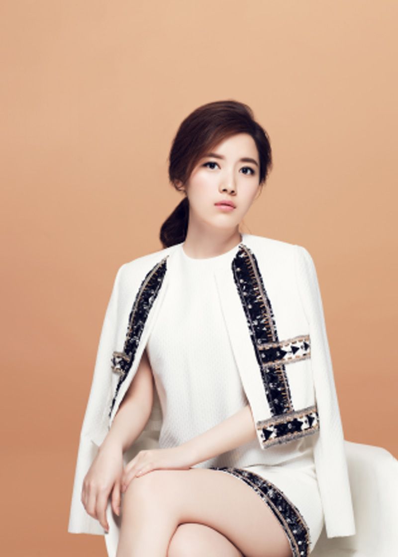 冯丽丽,影视女演员,被誉为"气质女神"