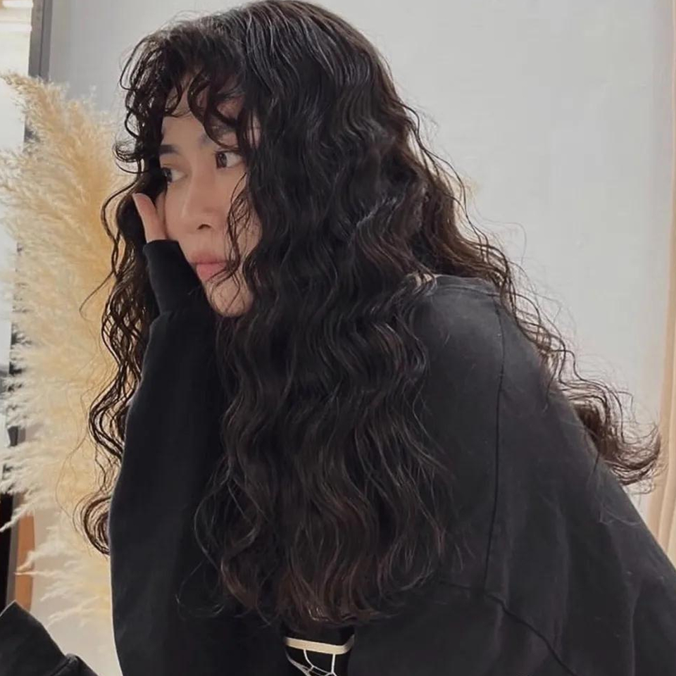 今年最火的三种烫发巴西卷法式卷和羊毛也是容易翻车的发型