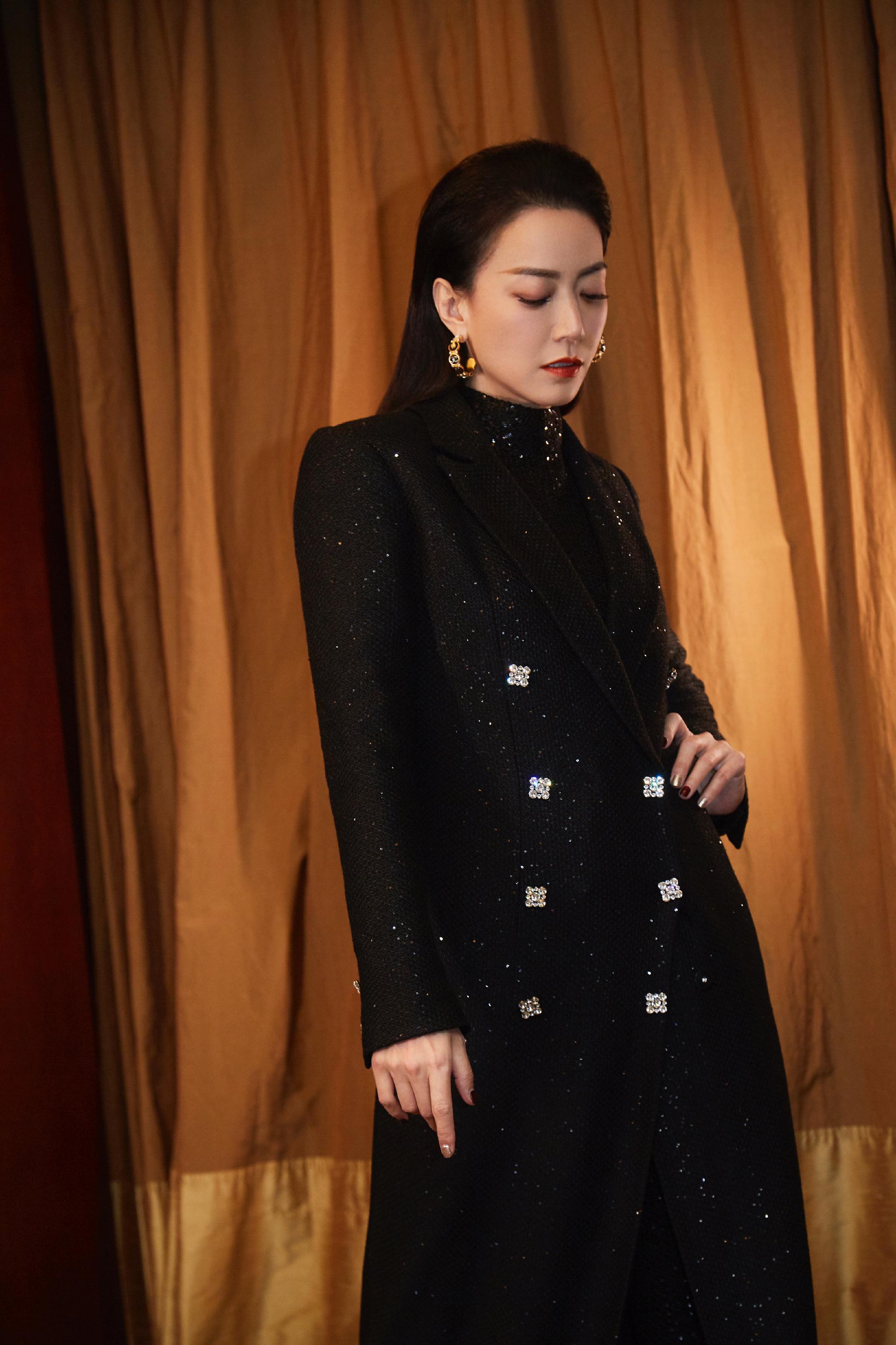 twins 霍汶希亮相2021搜狐时尚盛典进取之夜|霍汶希|进取|搜狐_新浪