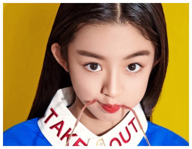 杨幂签下12岁小童星得知她演过什么作品后早晚火过迪丽热巴