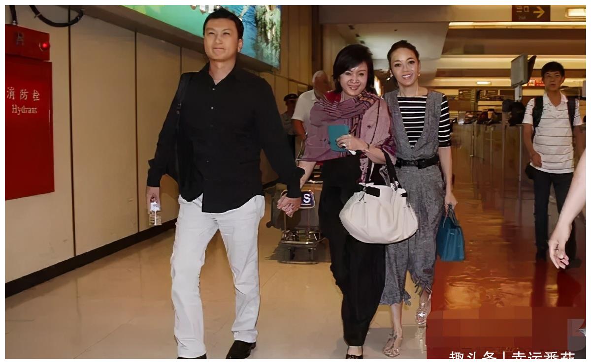 侯佩岑阴差阳错的恋情史无奈与周杰伦分手被迫与黄伯俊结婚