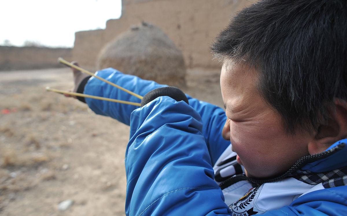 这么精彩的儿童游戏,你玩过哪一样?|弹珠|弹弓|陈跃_新浪新闻