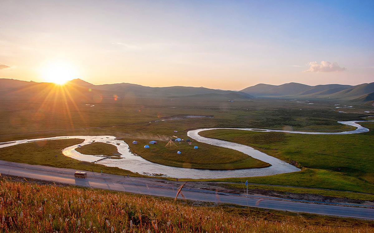 甘南河曲马场,原生态的草原美景,是我国三大名马之一的故乡|玛曲|河曲