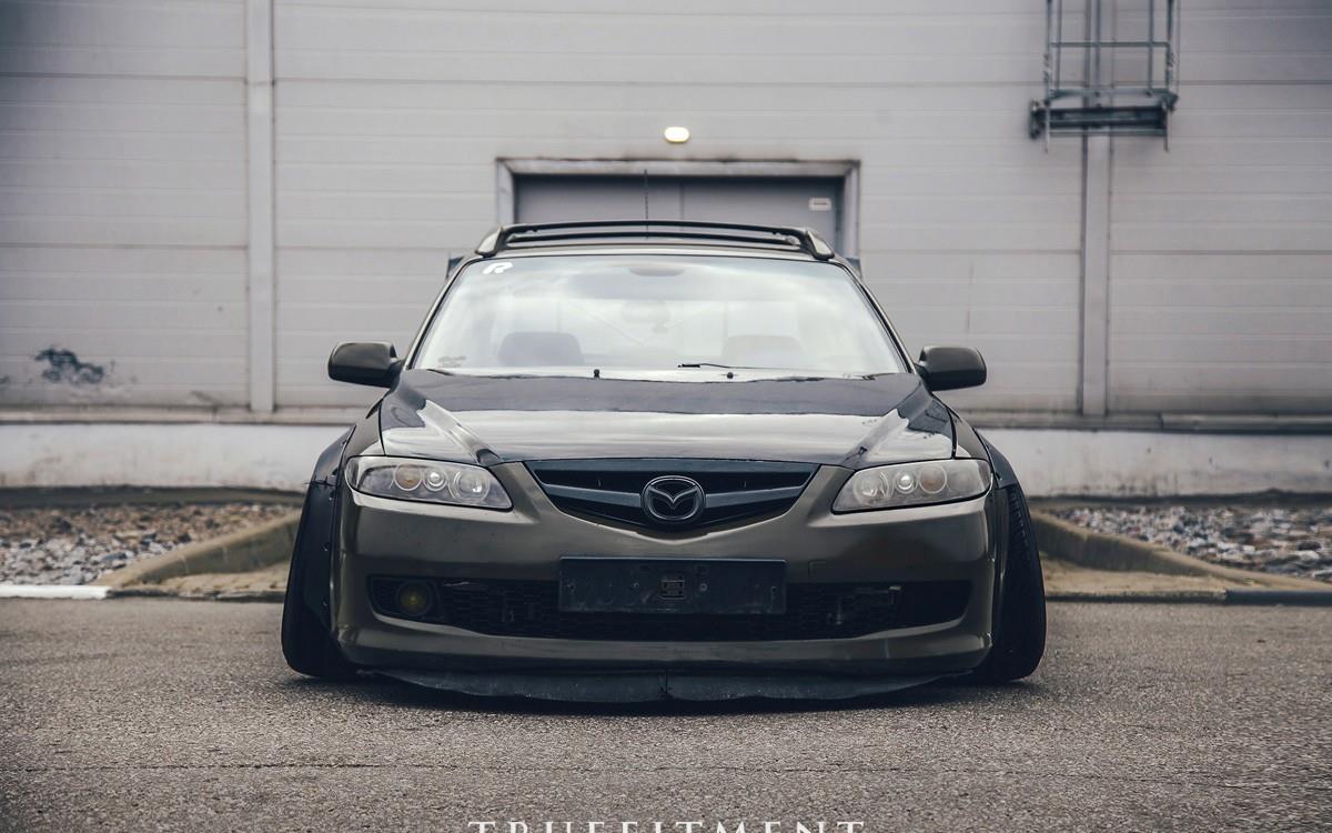 美女曝改日常代步车马自达6,超低趴赛车风十足