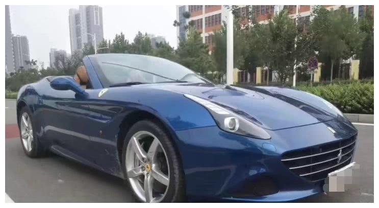 张大仙座驾是400万的法拉利,看完他给妹妹买的车,网友:我酸了