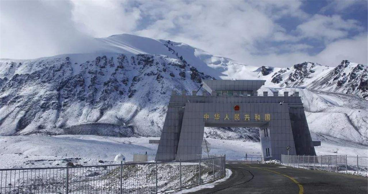 中国最和睦的边境线,两国士兵亲如兄弟,还经常聚在一起蹭饭吃