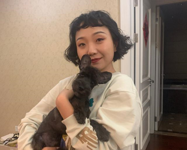 辣目洋子男人装大片自信的胖女孩最美米老鼠造型可爱又性感