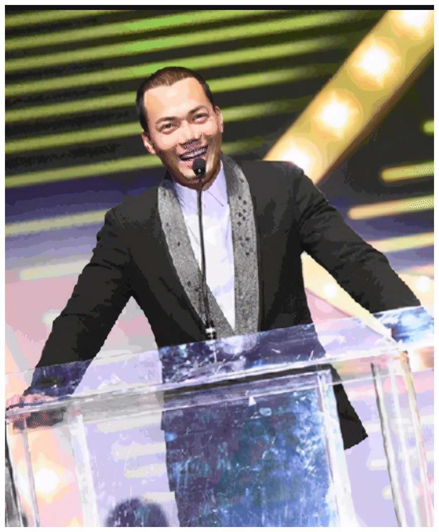 谢天华发展还不错,名气不大人,但戏约不断,经常会在《舞动奇迹》啊