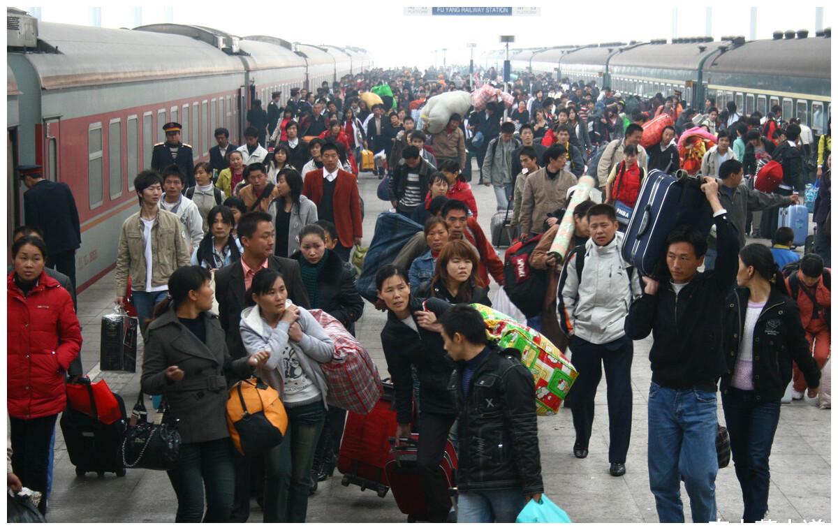 为何月入过万的农民工到头来还是存不到钱，这到底是什么原因休闲区蓝鸢梦想 - Www.slyday.coM