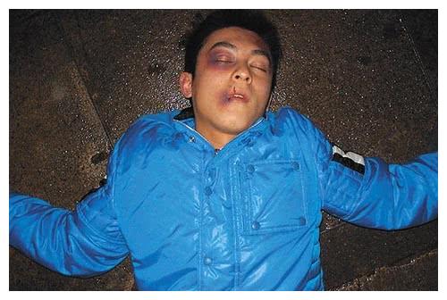 陈冠希自从出现照片事件后,在当年轰动全国的陈冠希召开记者会宣布