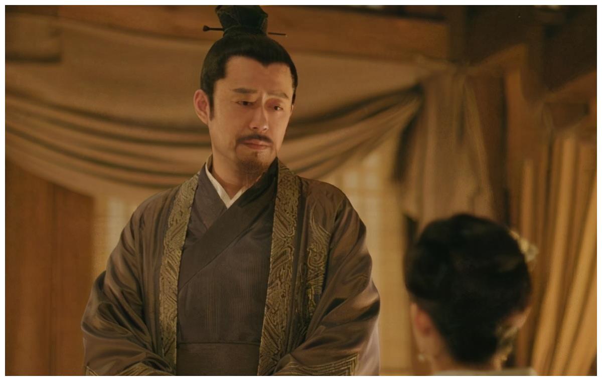 知否:盛紘拿鸡毛掸子赶人,那一刻我突然相信,他疼极了明兰!