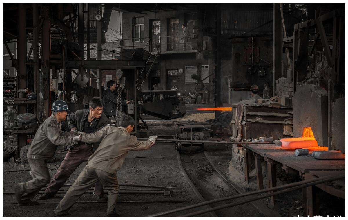 为何月入过万的农民工到头来还是存不到钱，这到底是什么原因休闲区蓝鸢梦想 - Www.slyday.coM