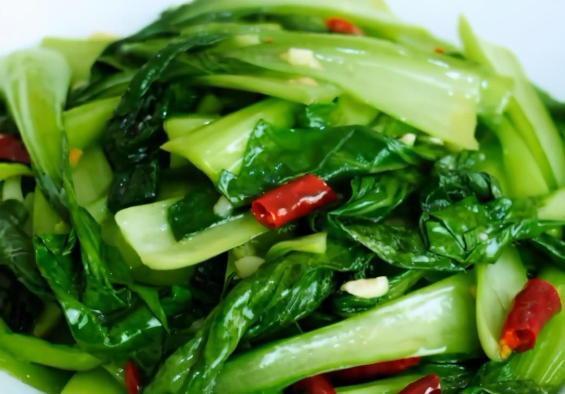 家常菜:碧绿爽脆的炒青菜,营养丰富,清淡解腻,超好吃
