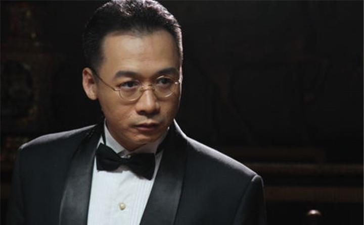 高虎在接演管虎导演拍摄的《上车,走吧》这部戏时,极力推荐黄渤,黄渤