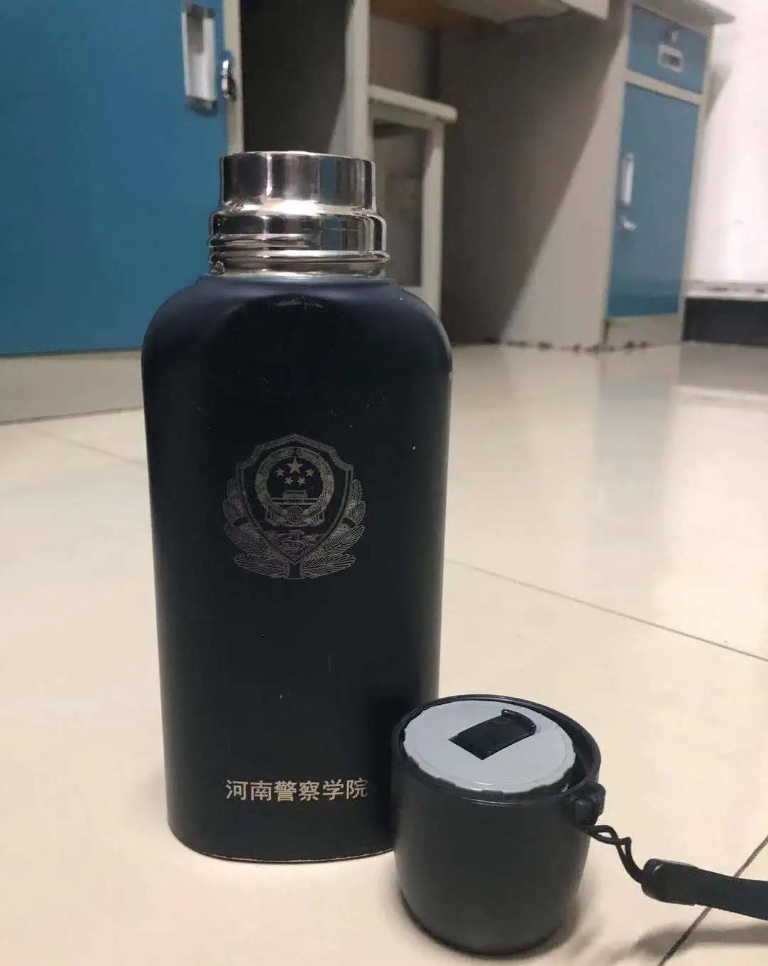 意席卷大地 一套温暖厚实的多功能 为你的整个寒冬注入活力 警用水壶