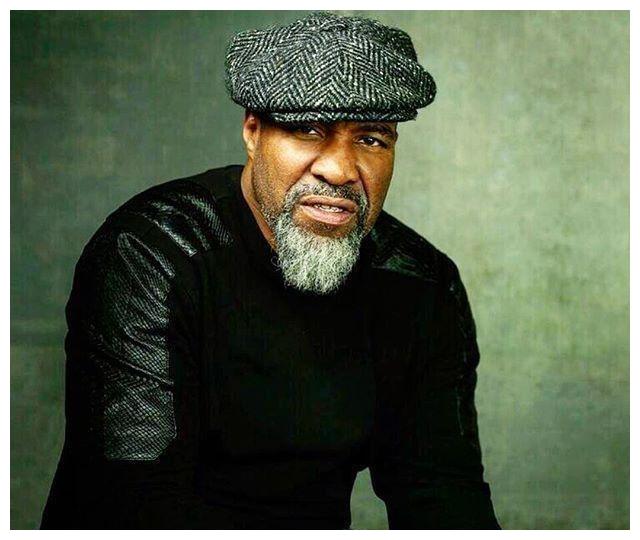 48岁的前拳王布里格斯,希望与泰森携手,大战克里琴科兄弟,海耶