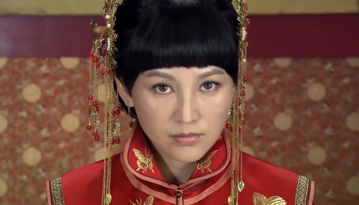 打狗棍:二丫头被新娘偷袭,差点把二丫头给剪废了,太逗了!