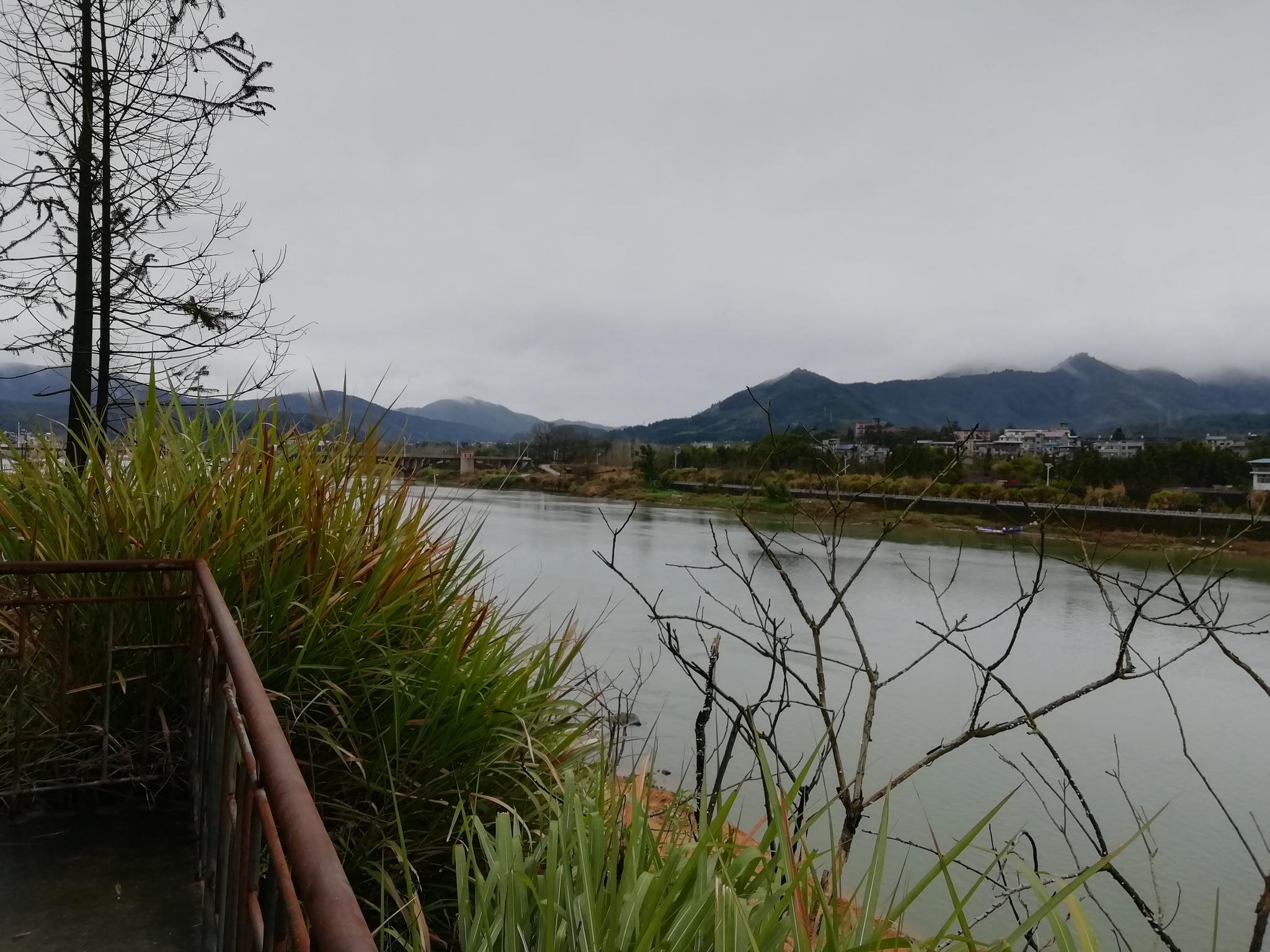 邵武市拿口镇富屯溪,虽然只是一条河水,却有着大海般的"容颜"