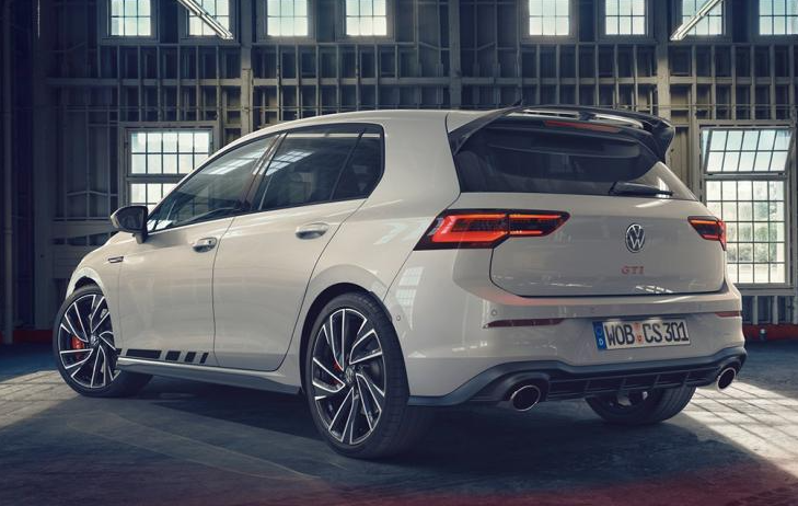 关键词: 新车官图德系新车大众一汽-大众高尔夫GTI我要反馈