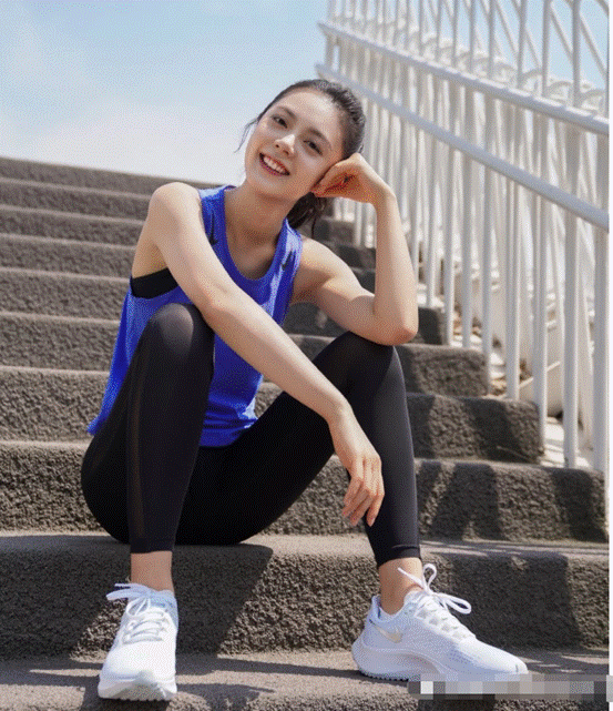 赵今麦的"跑步照"火了,阳光下失去精修,真实肤质引热议__财经头条