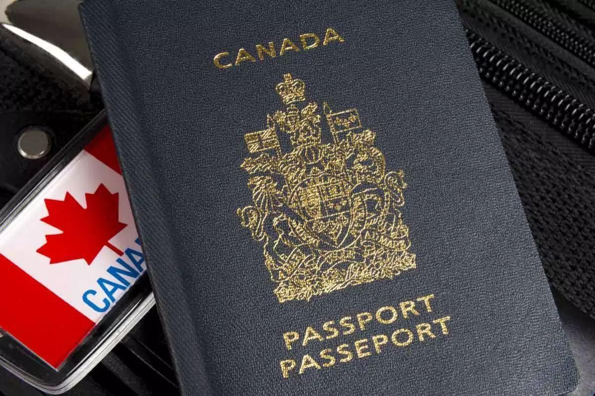加拿大护照暗藏玄机，并于近期更换新版护照 – 加拿大移民留学门户网站
