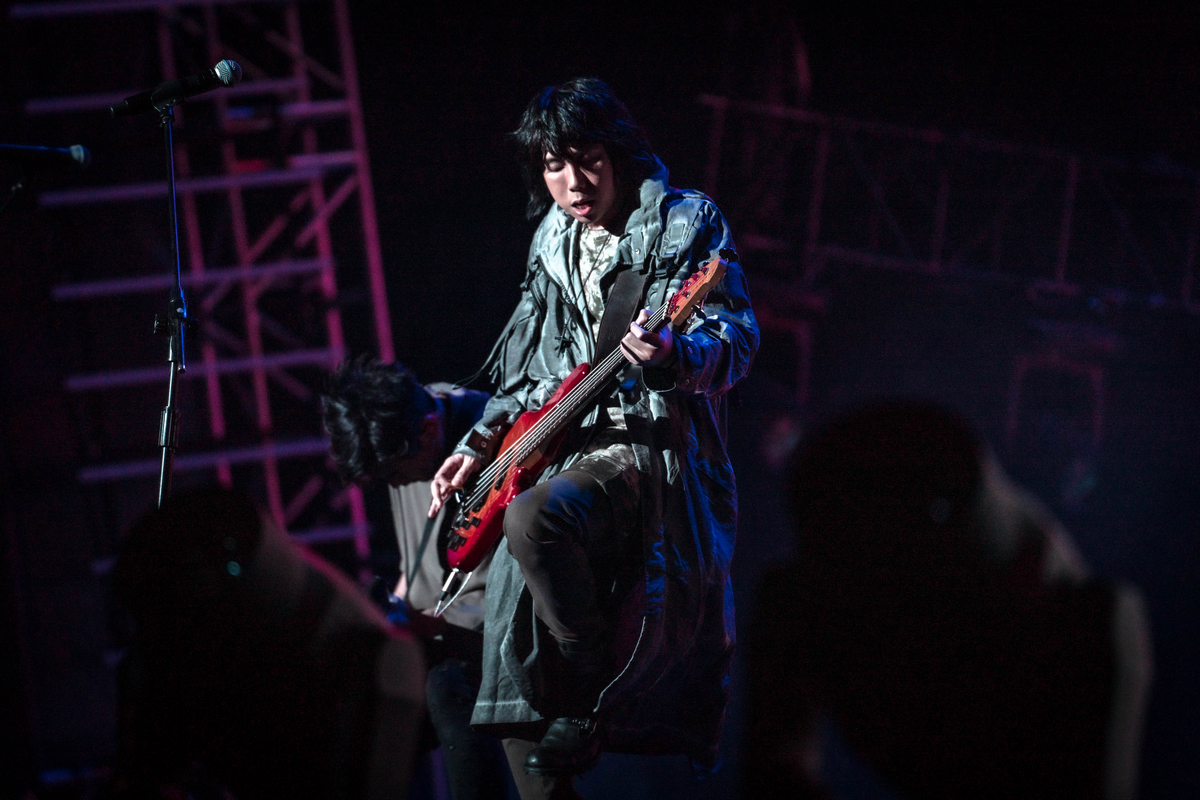 八三夭助阵双11演唱会，遇吉他手刘逼生日，演出直播被祝福刷屏！休闲区蓝鸢梦想 - Www.slyday.coM