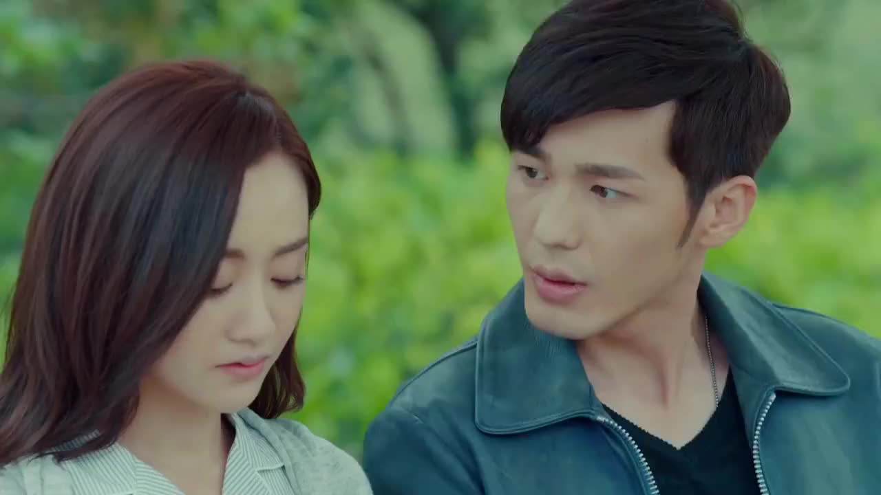 苏眠韩沉两人情难自禁深深拥吻而这一幕正好让辛佳看见